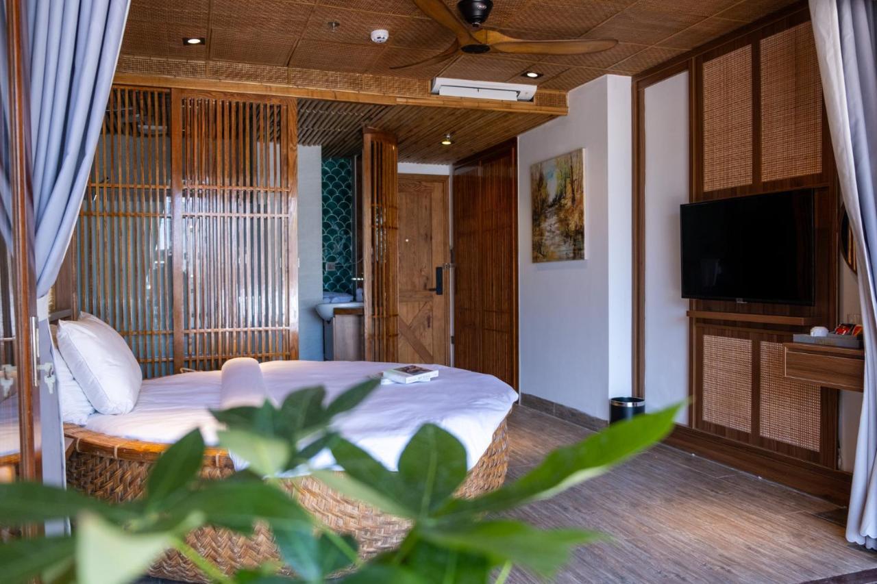 Luk - An Thuong, Hotel