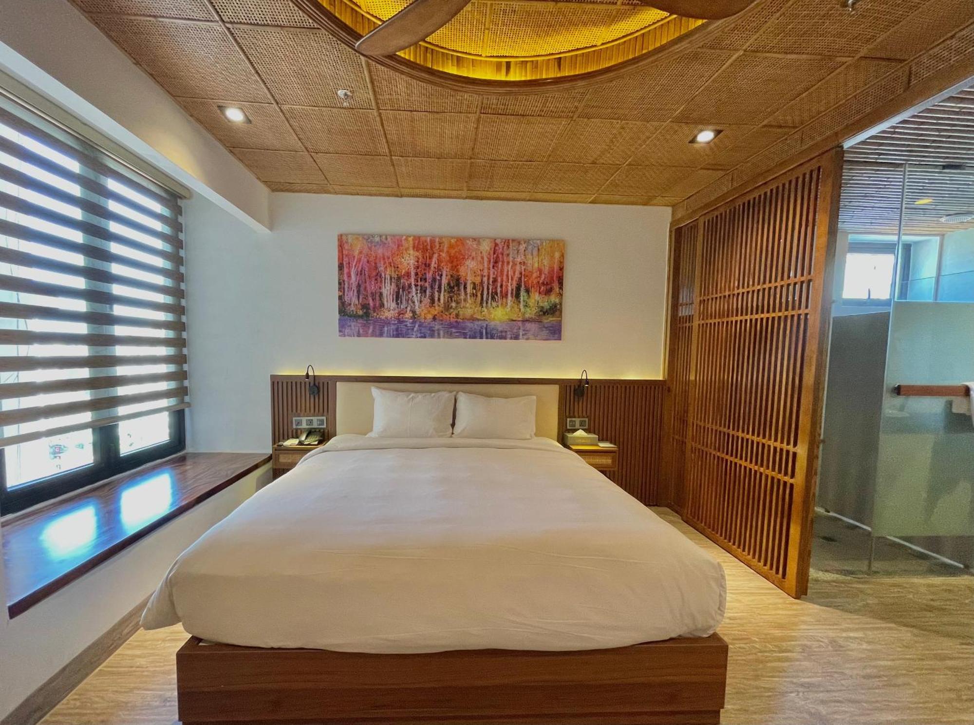 Luk - An Thuong, Hotel